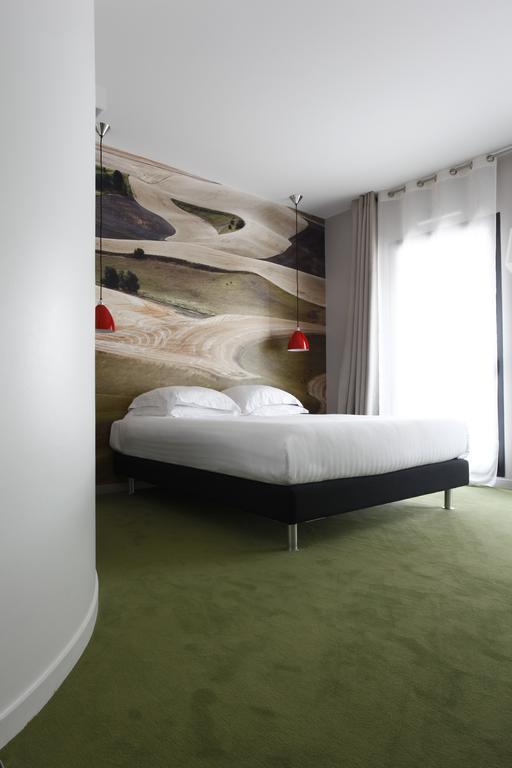 L'Echappee Belle Hotel LʼIsle-Jourdain Kültér fotó